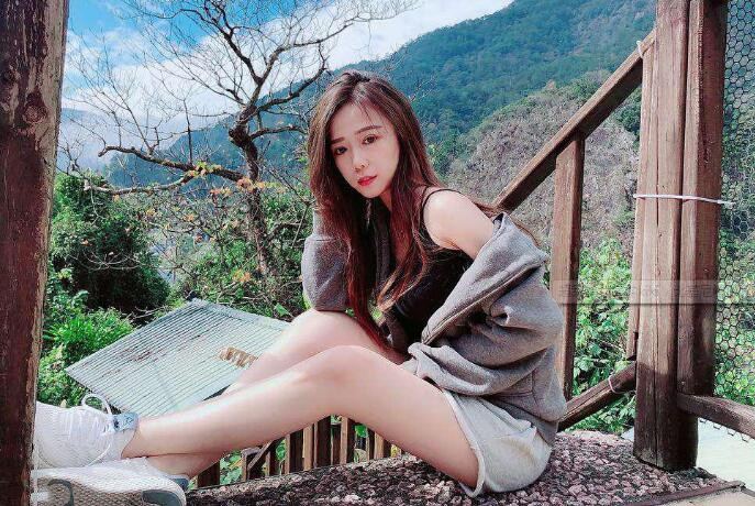 车友18岁性感S型极品女朋友吵架后约我出来兜风 太漂亮忍不住给啪啪啪了